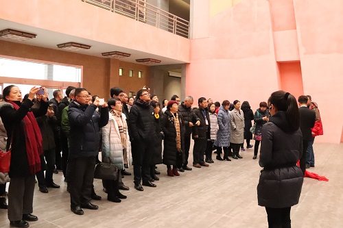 25.六姐妹纪念馆参观照片 .JPG